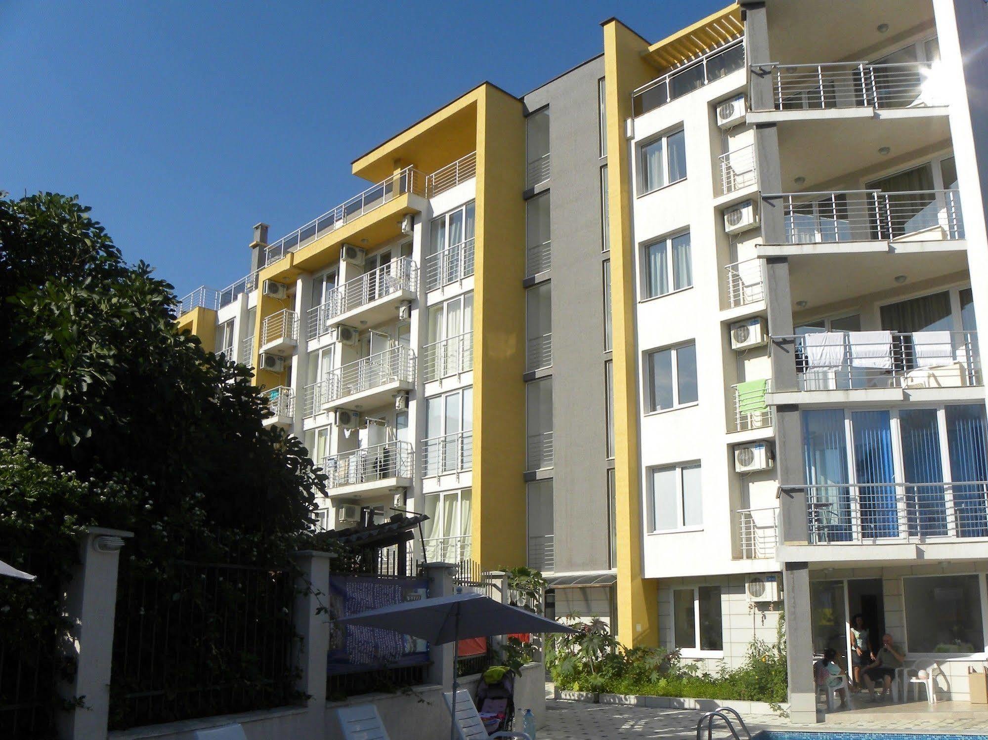 Apartcomplex New Tawn Obzor Esterno foto